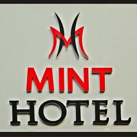 Mint Hotel Чандигарх Экстерьер фото