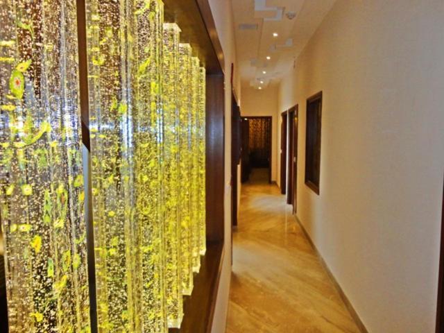 Mint Hotel Чандигарх Экстерьер фото