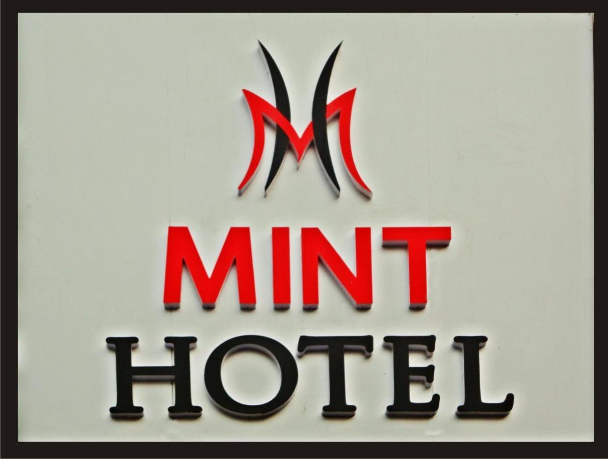 Mint Hotel Чандигарх Экстерьер фото