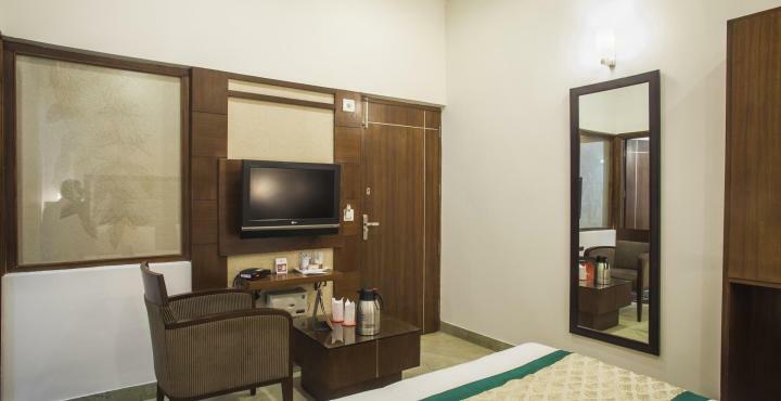 Mint Hotel Чандигарх Экстерьер фото